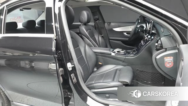 Mercedes-Benz C-Class W205 2018 Черный из Кореи, фото 2