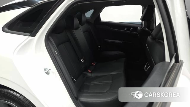 Kia The New K5 3rd generation 2023 Белый из Кореи, фото 2