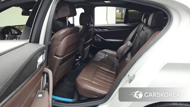 BMW 5 Series (G30) 2021 Белый из Кореи, фото 2