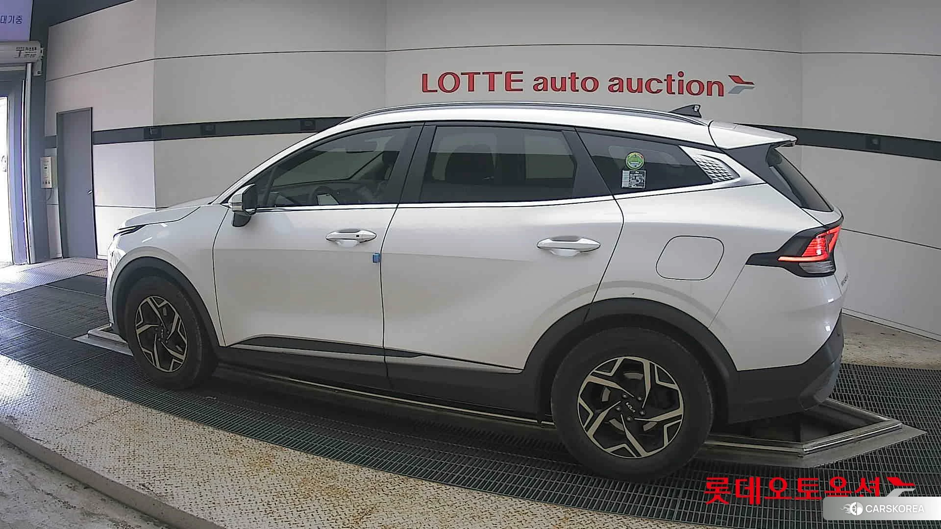 Kia Sportage 2022 Snow White Pearl (optional) из Кореи, фото 2
