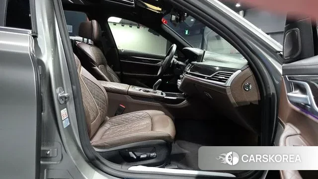 BMW 7 Series (G11) 2020 Серебристо-серый из Кореи, фото 2