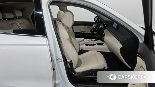 Genesis GV70 2022 Белый из Кореи, фото 2