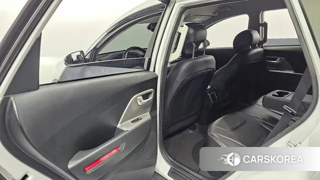 Kia Niro Plus 2022 Белый из Кореи, фото 2