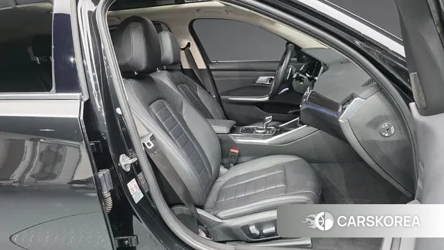 BMW 3 Series (G20) 2021 Черный из Кореи, фото 2