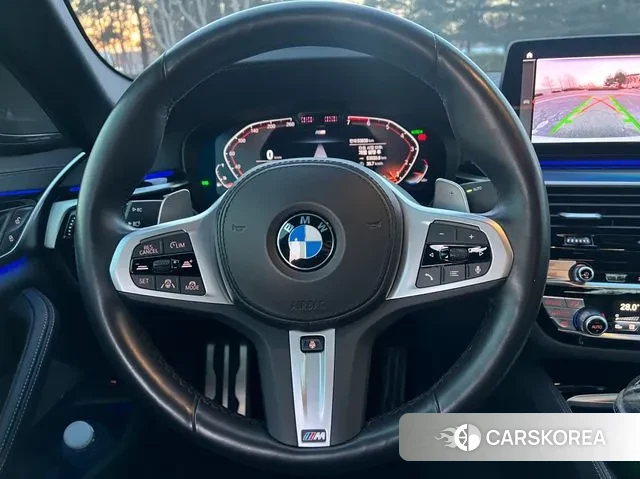 BMW 5 Series (G30) 2023 Белый из Кореи, фото 2