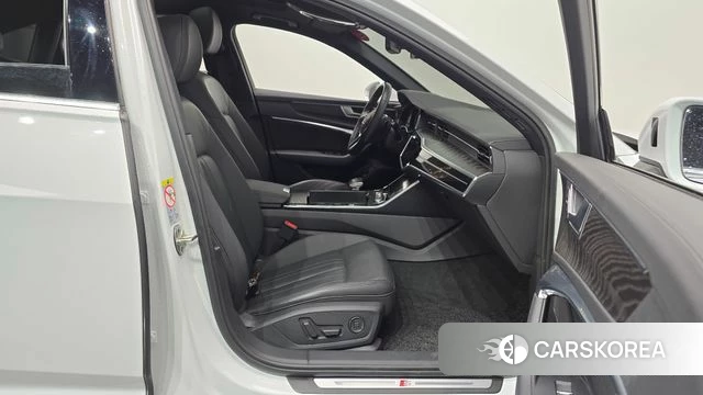 Audi A6 (C8) 2021 Белый из Кореи, фото 2