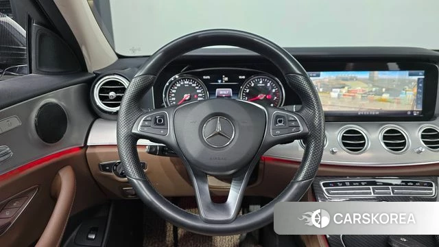 Mercedes-Benz E-Class W213 2018 Белый из Кореи, фото 2