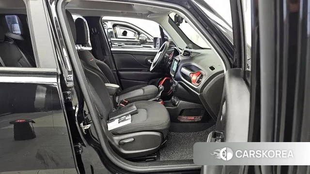 Jeep Renegade 2018 Черный из Кореи, фото 2