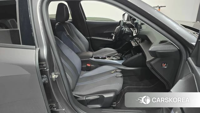 Peugeot 2008 Second generation 2021 Серый из Кореи, фото 2