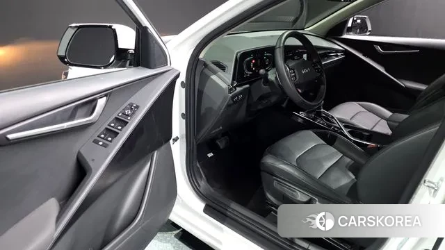 Kia Di Ol Nu Niro 2023 Белый из Кореи, фото 2