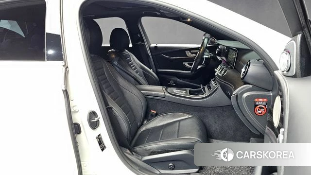 Mercedes-Benz E-Class W213 2022 Белый из Кореи, фото 2