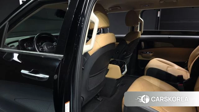 Kia Carnival 4th generation 2023 Черный из Кореи, фото 2