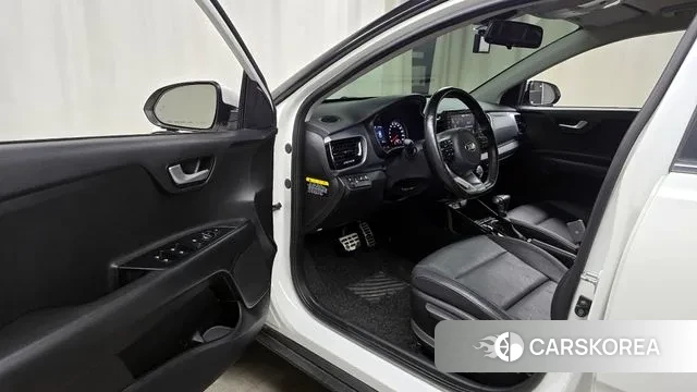 Kia Stonic 2018 Белый из Кореи, фото 2