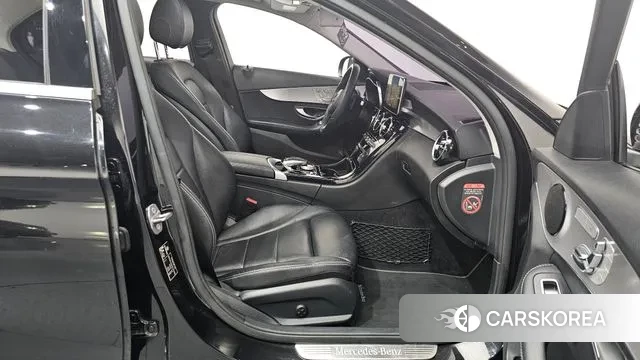 Mercedes-Benz C-Class W205 2018 Черный из Кореи, фото 2