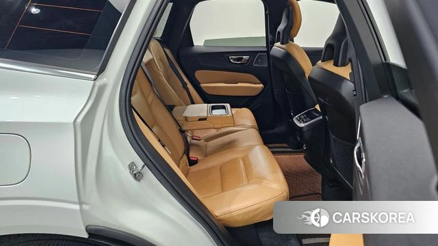 Volvo XC60 second Generation 2018 Белый из Кореи, фото 2