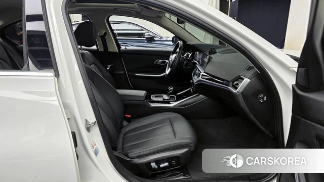 BMW 3 Series (G20) 2021 Белый из Кореи, фото 2
