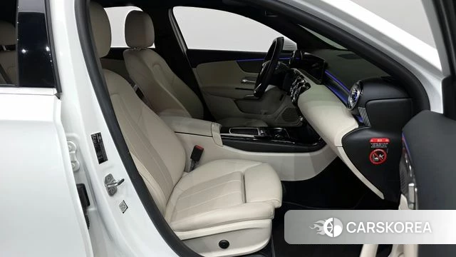 Mercedes-Benz A-Class W177 2023 Белый из Кореи, фото 2