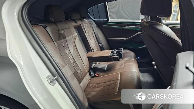 BMW 5 Series (G30) 2020 Белый из Кореи, фото 2