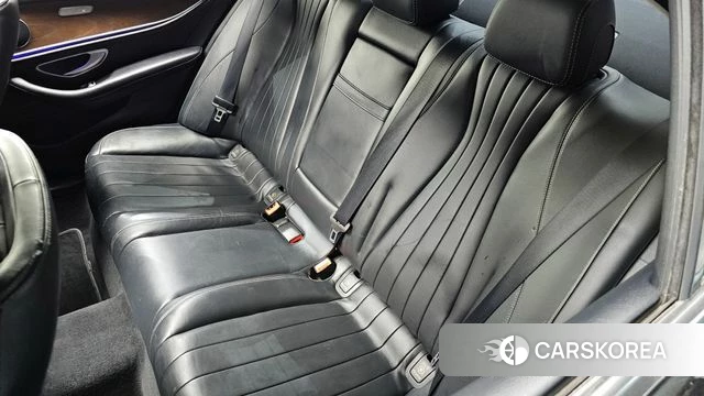 Mercedes-Benz E-Class W213 2018 Черный из Кореи, фото 2