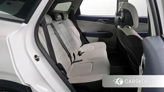 Kia Sportage 5th Generation 2023 Белый из Кореи, фото 2