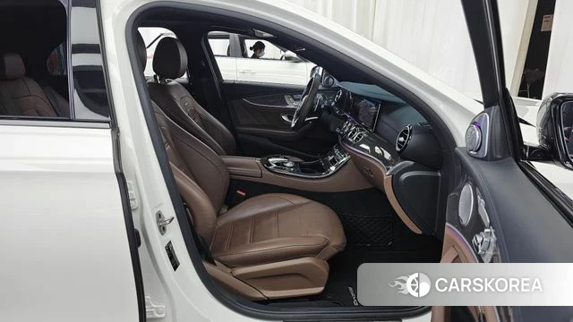 Mercedes-Benz E-Class W213 2019 Белый из Кореи, фото 2