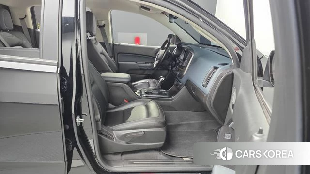 Chevrolet (GM Daewoo) Real New Colorado 2022 Черный из Кореи, фото 2