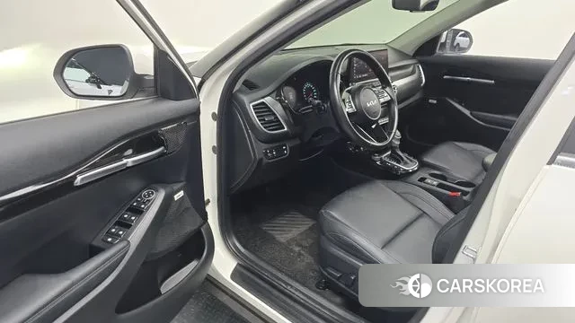 Kia Seltos 2022 Белый из Кореи, фото 2