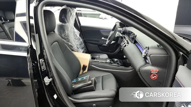 Mercedes-Benz A-Class W177 2025 Черный из Кореи, фото 2