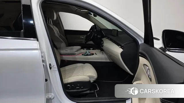 Genesis GV70 2023 Белый из Кореи, фото 2