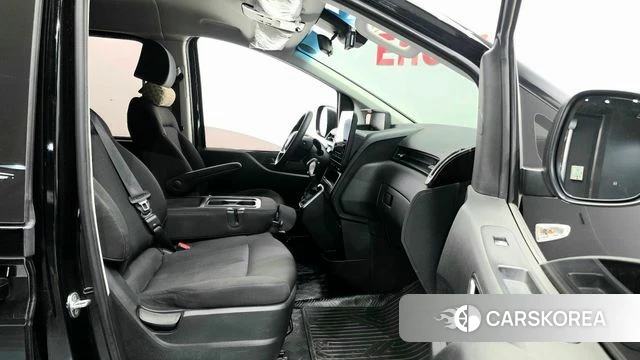 Hyundai Staria 2022 Черный из Кореи, фото 2