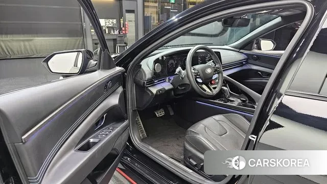 Hyundai The New Avante (CN7) 2024 Черный из Кореи, фото 2