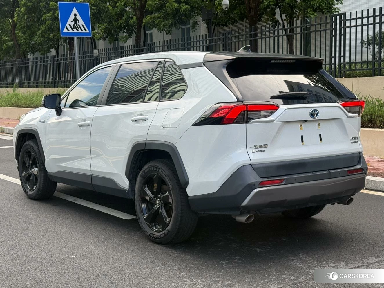 Toyota RAV4 Rongfang 2022 Белый из Китая, фото 2