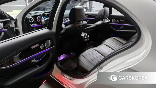 Mercedes-Benz E-Class W213 2019 Белый из Кореи, фото 2