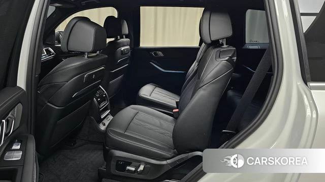 BMW X7 (G07) 2025 Белый из Кореи, фото 2