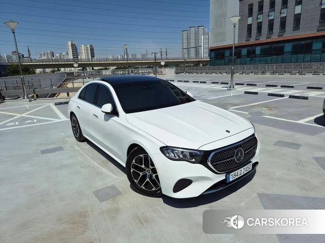 Mercedes-Benz E-Class W214 2025 Белый из Кореи, фото 2