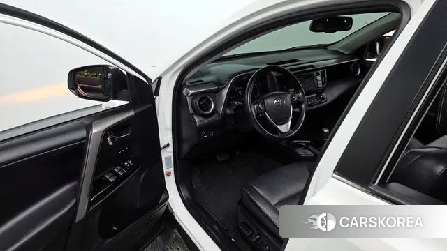 Toyota RAV4 2018 Белый из Кореи, фото 2