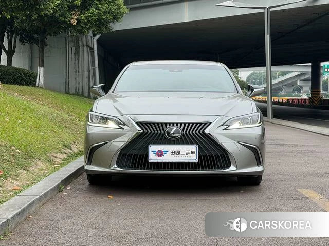 Lexus ES 2021 Серебристо-серый из Китая, фото 2