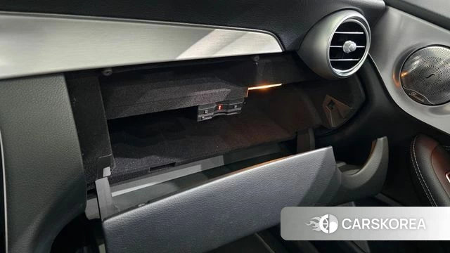 Mercedes-Benz C-Class W205 2021 Белый из Кореи, фото 2