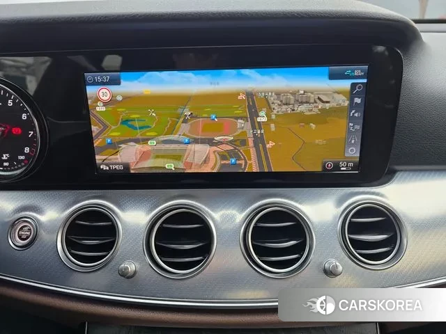 Mercedes-Benz E-Class W213 2020 Белый из Кореи, фото 2