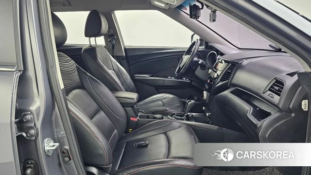 Ssangyong Tivoli Air 2018 Серебристо-серый из Кореи, фото 2