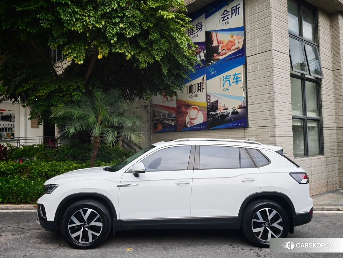 Volkswagen Tanyue 2022 Белый из Китая, фото 2