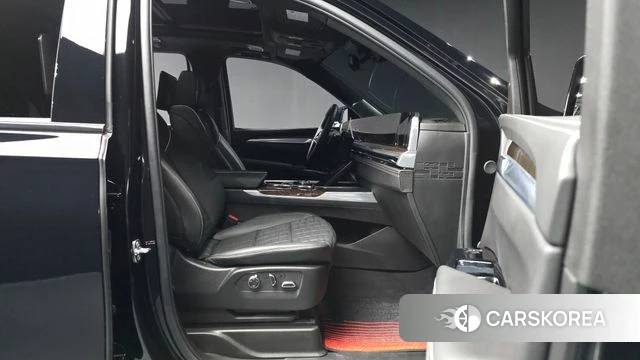 Cadillac Escalade 5th Generation 2025 Черный из Кореи, фото 2