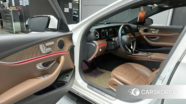 Mercedes-Benz E-Class W213 2021 Белый из Кореи, фото 2