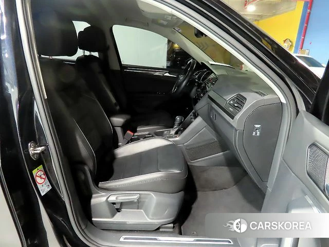 Volkswagen Tiguan second Generation 2020 Черный из Кореи, фото 2