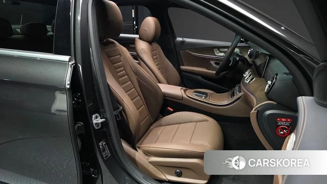 Mercedes-Benz E-Class W213 2021 Серый из Кореи, фото 2