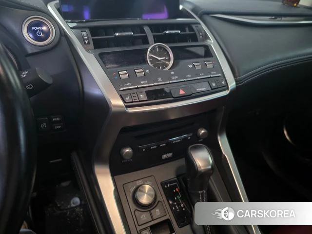 Lexus NX300h 2021 Черный из Кореи, фото 2