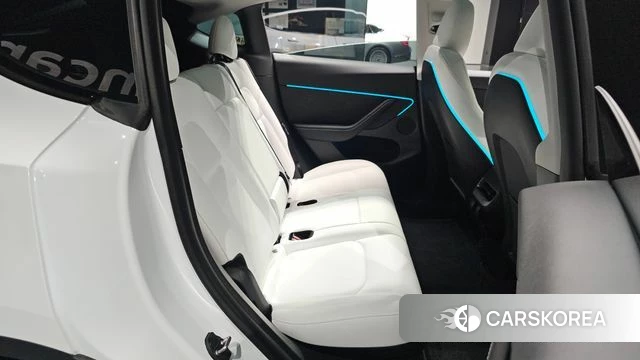 Tesla Model Y 2024 Белый из Кореи, фото 2