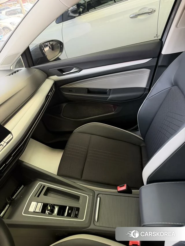 Volkswagen Golf 2022 Темно-серый из Китая, фото 2