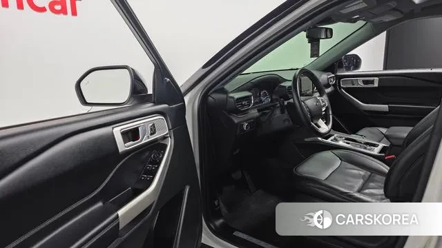 Ford Explorer 6th Generation 2022 Белый из Кореи, фото 2