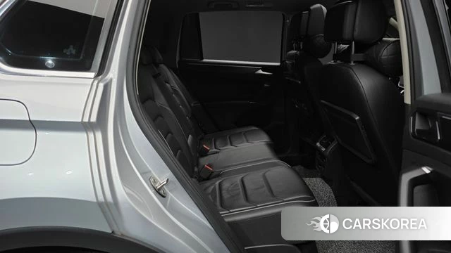 Volkswagen Tiguan second Generation 2018 Серебряный из Кореи, фото 2